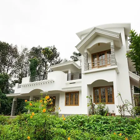 4Bhk White Snow Spacious Holiday Home Munnar